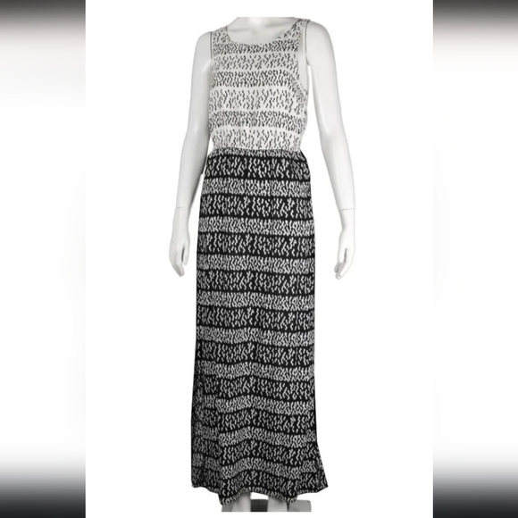 F21 BLACK & WHITE MAXI DRESS WITH HIGH SIDE SLIT Size M NWT - Picture 1 of 7